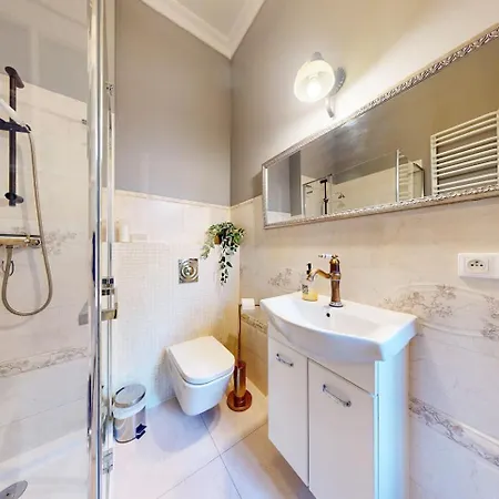 Ivory Deluxe Center Hoza Varšava