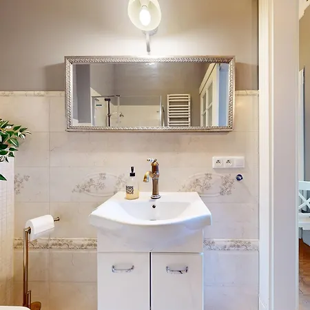 Ivory Deluxe Center Hoza * Varšava