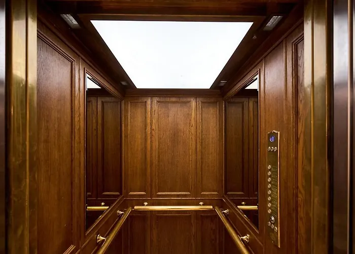 Ivory Deluxe Center Hoza Varšava